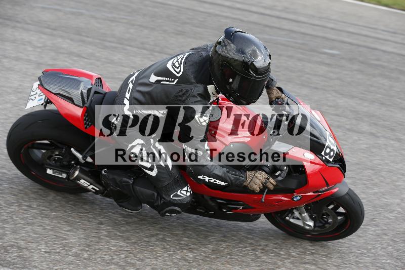 /Archiv-2025/09 22.04.2025 Cornu Master School ADR/rot-rouge/80